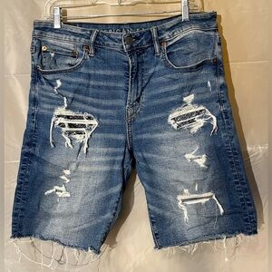 American Eagle Men's Distressed AirFlex+ Denim Shorts 32 (NWOT)